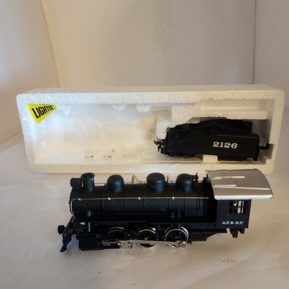 Bachman HO Scale USRA 0-6-0 Santa Fe #2126 Model Toy Train Locomotive & Tender - Picture 4 of 4